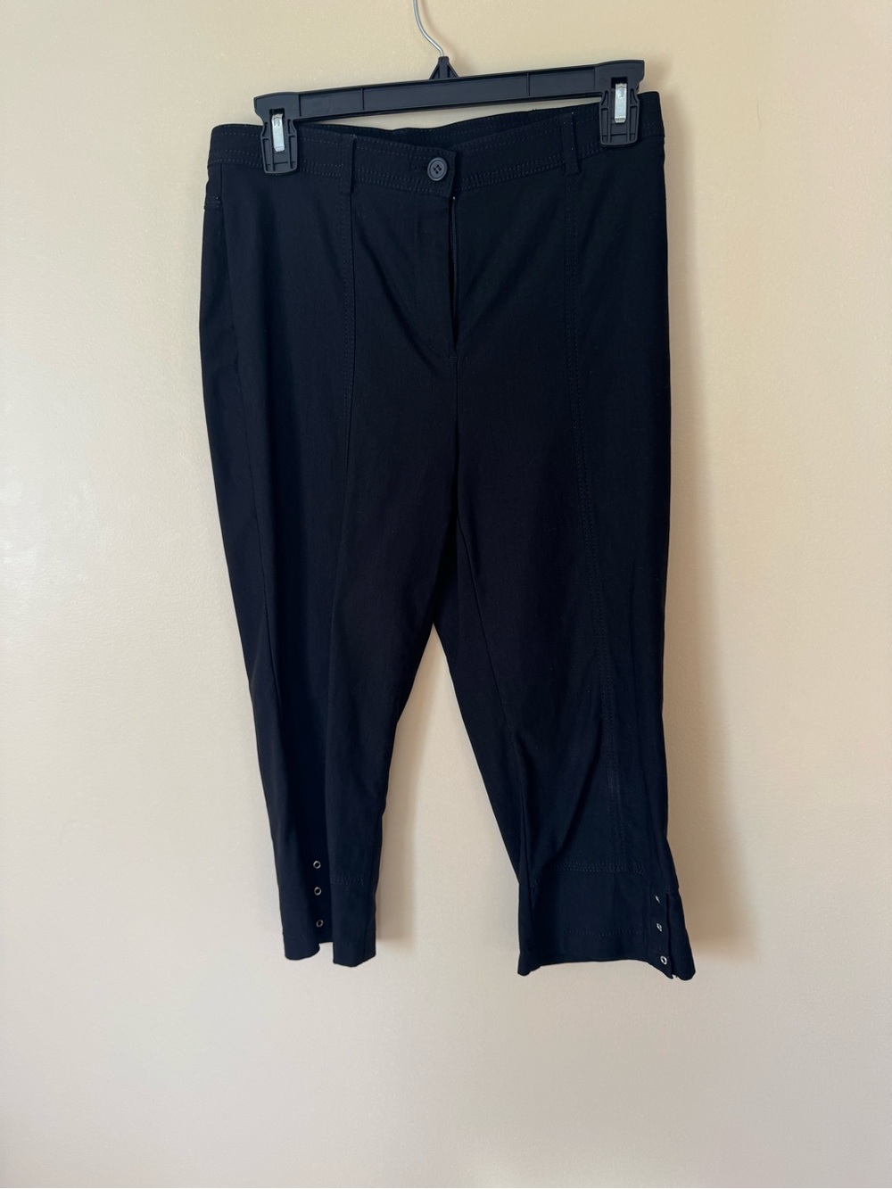 Women’s Black Cropped Pants (2P)